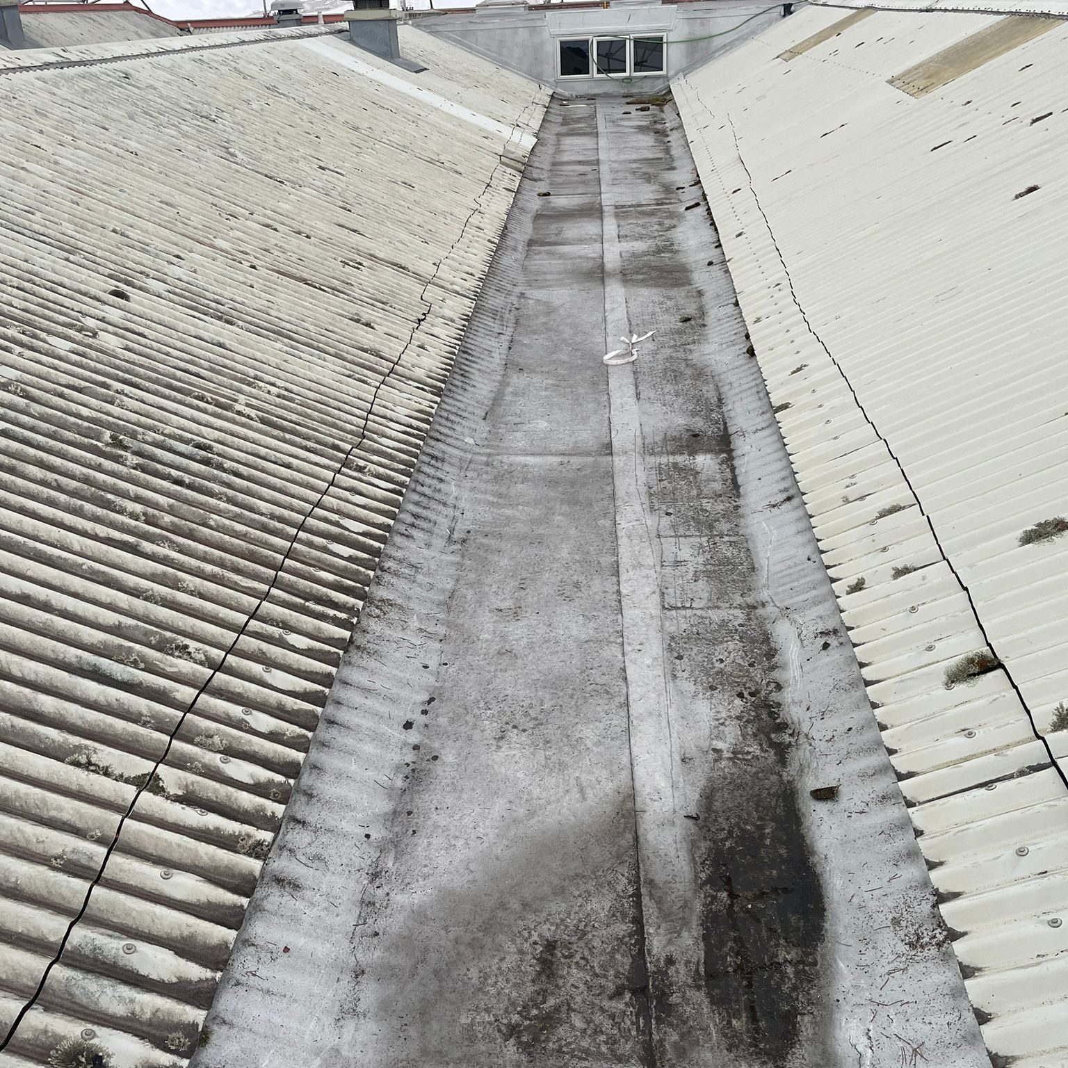 Asbestos bitumen membrane gutter system